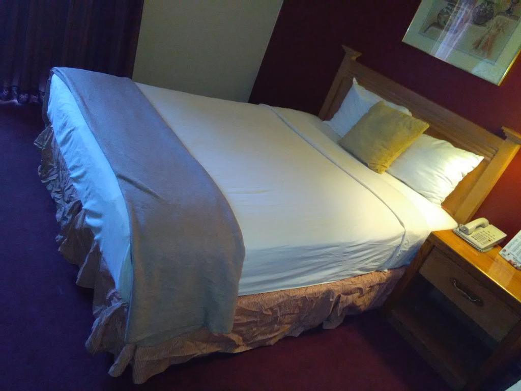 Fortuna Inn And Suites Тусон Экстерьер фото