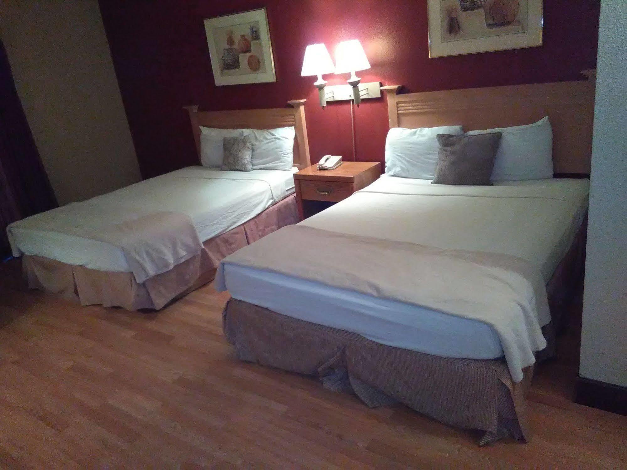 Fortuna Inn And Suites Тусон Экстерьер фото