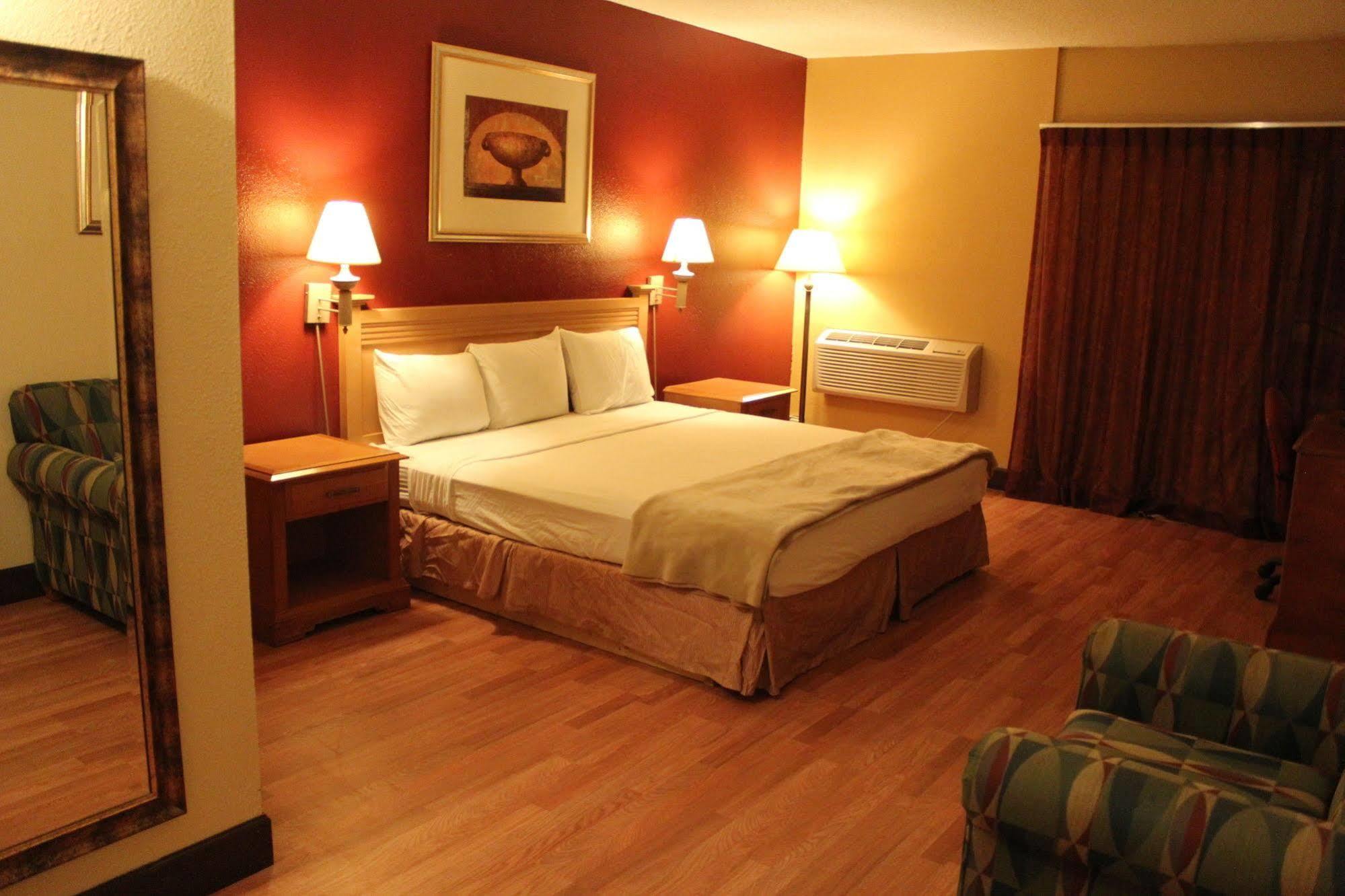 Fortuna Inn And Suites Тусон Экстерьер фото